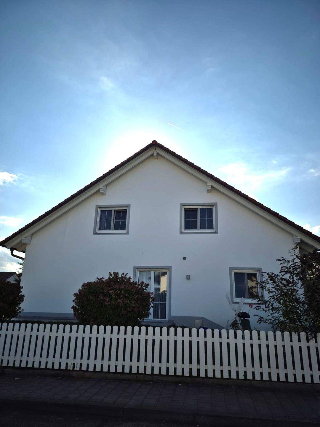 Thumbnail-Helle, moderne Doppelhaushälfte , Balkon, Garten, und Garage