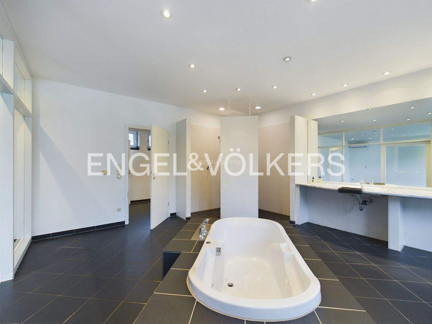 Thumbnail-Eleganter Bungalow im Ninive: Stilvolles Wohnen mit exzellenter Stadtanbindung!