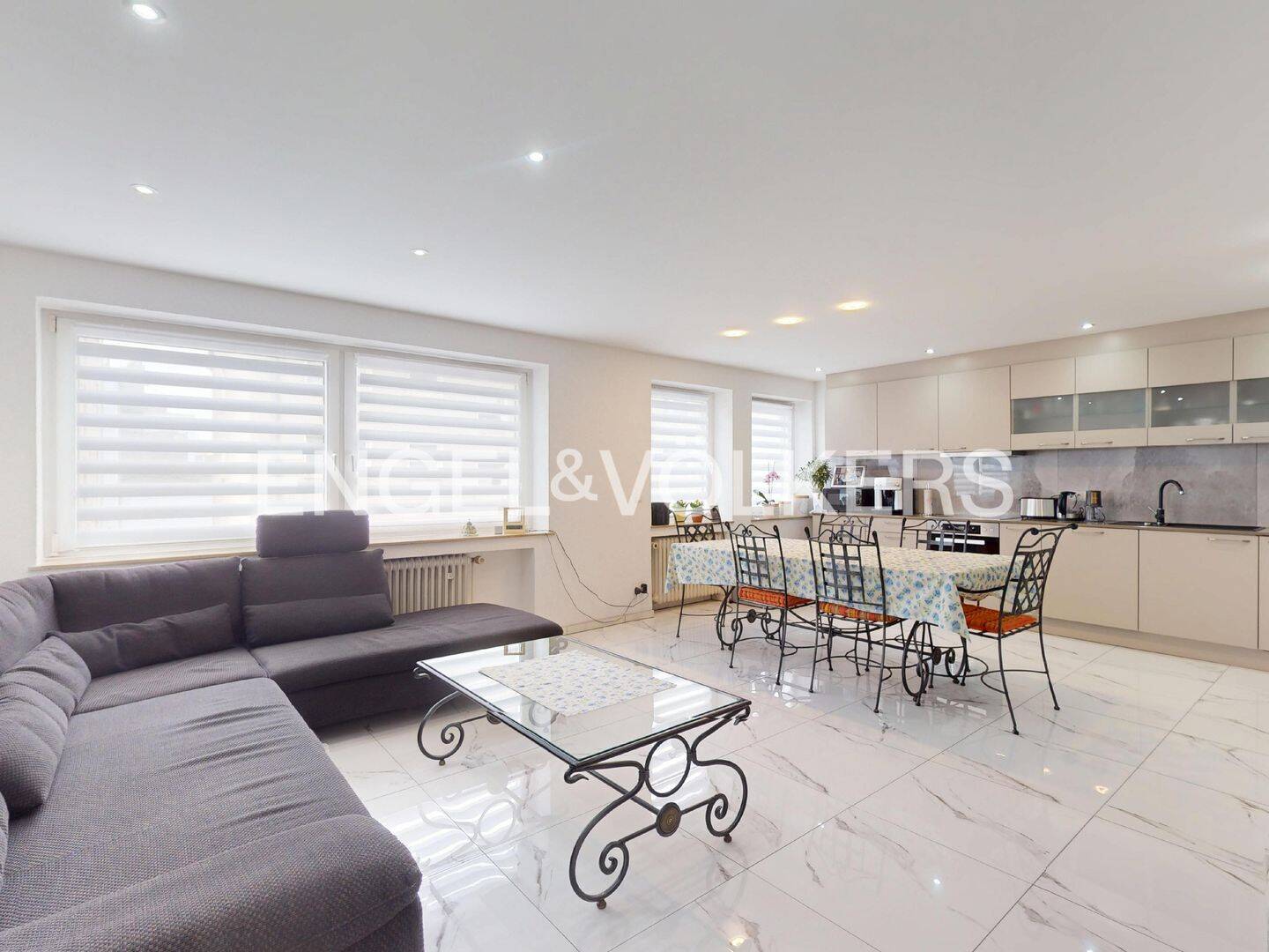 Thumbnail-2 WE in einer großen Wohnung, Generationen Wohnen, Wohnen und Arbeiten, 2021 modernisiert, Aufzug im Haus, 2 Stellplätze.....