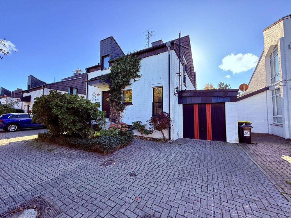 Thumbnail-Außergewöhnliches Doppelhaus in Split-Level-Architektur- offene Ebenen, helle Räume und hoher Wohnkomfort