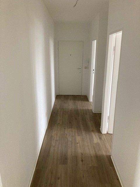 Thumbnail-Schöne 2,5 Zimmer Wohnung mit neuen Bodenbelägen zu vermieten