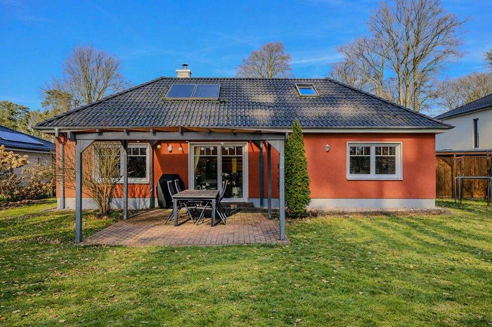 Thumbnail-Wohnen im Grünen: Großer Bungalow mit hochwertiger Ausstattung auf sonnigem Südgarten direkt am Waldrand
