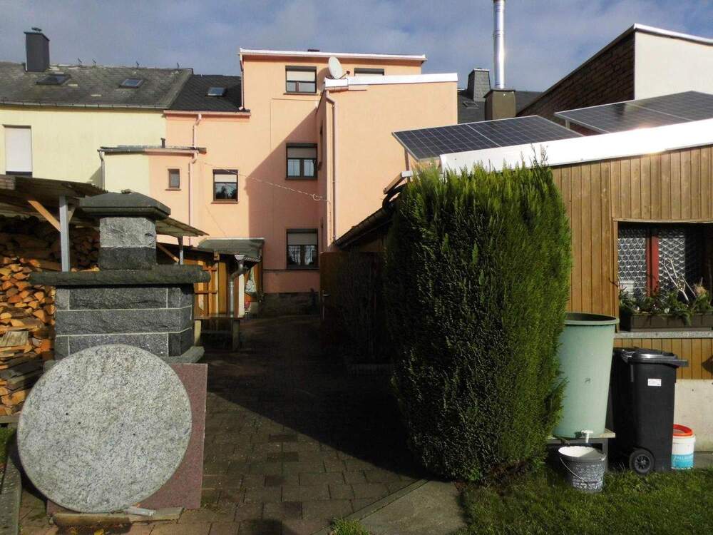 Thumbnail-Saniertes und schnell beziehbares 1-2-Familienhaus mit moderner Haustechnik und Nebengelass in ruhiger Stadtlage von...