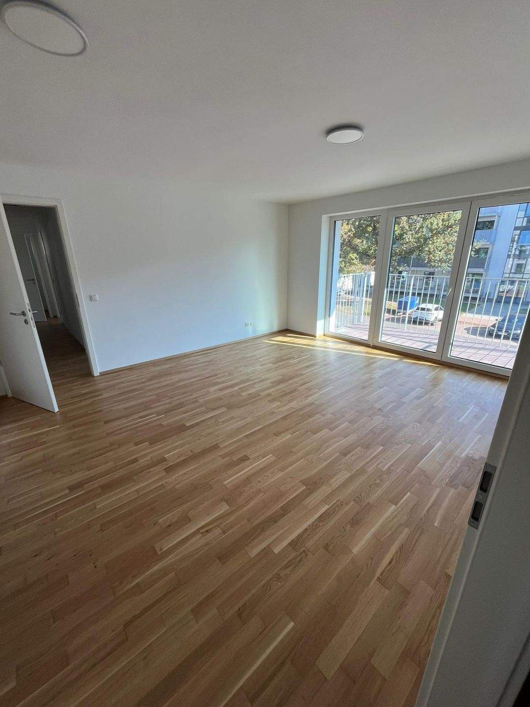 Thumbnail-Helle 5-Zimmer-Wohnung mit Balkon!