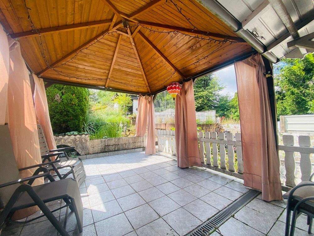 Thumbnail-Zwei Häuser auf einem Grundstück