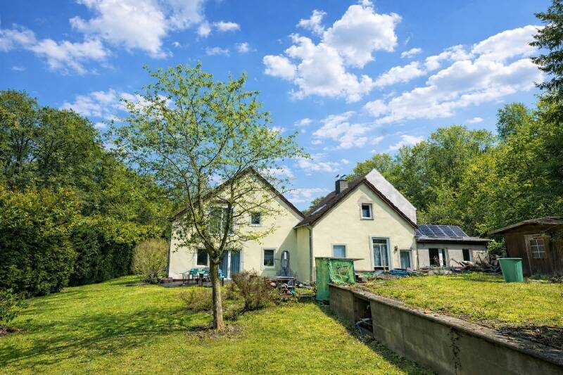 Thumbnail-1-2-Familienhaus mit 2 Ferienwohnungen und großem Garten! Wenige Nachbarn inklusive!