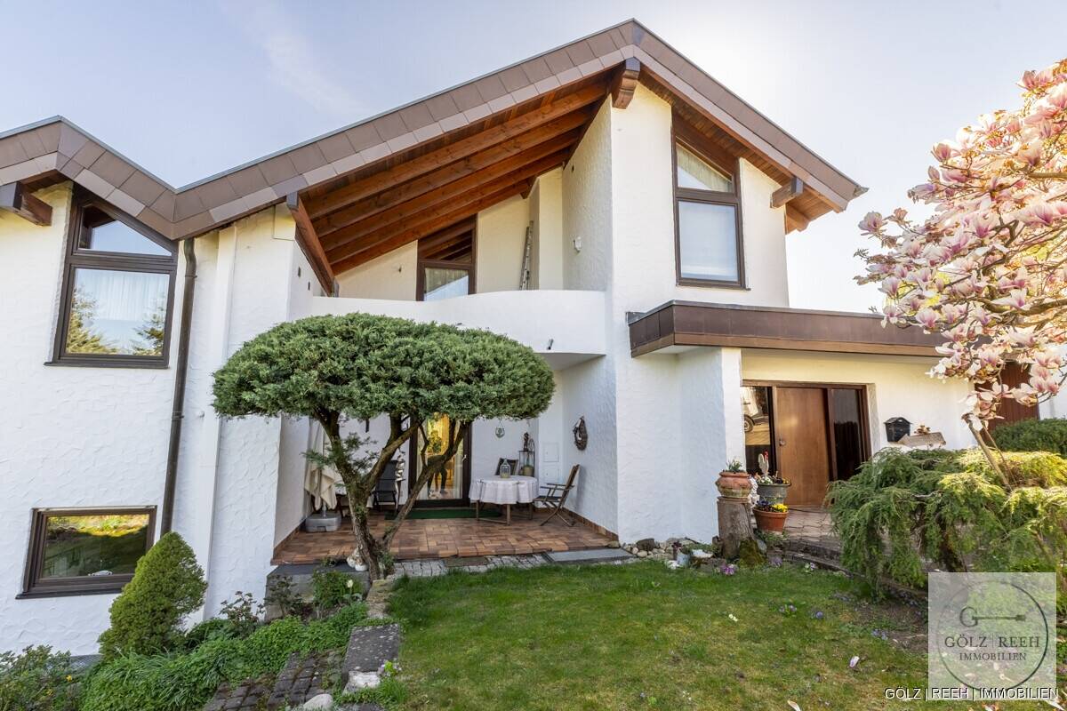 Thumbnail-Traumhaftes Einfamilienhaus mit Weitblick, Doppelgarage & großzügigem Büro