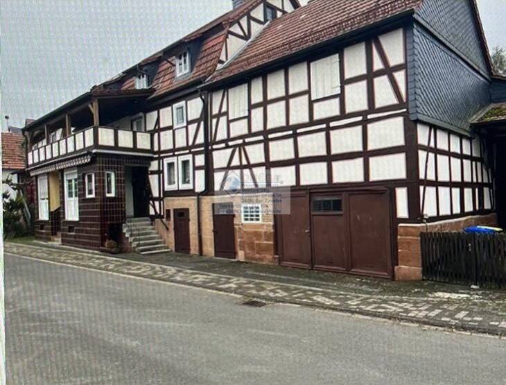 Thumbnail-Solides Fachwerkhaus mit Scheune und Anbau