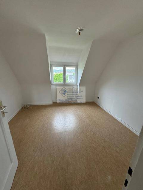 Thumbnail-2 Zimmer-Whg DG rechts