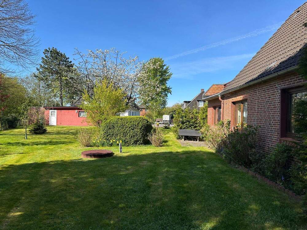 Thumbnail-Schönes EFH mit Dachterrasse und sep.Appartment