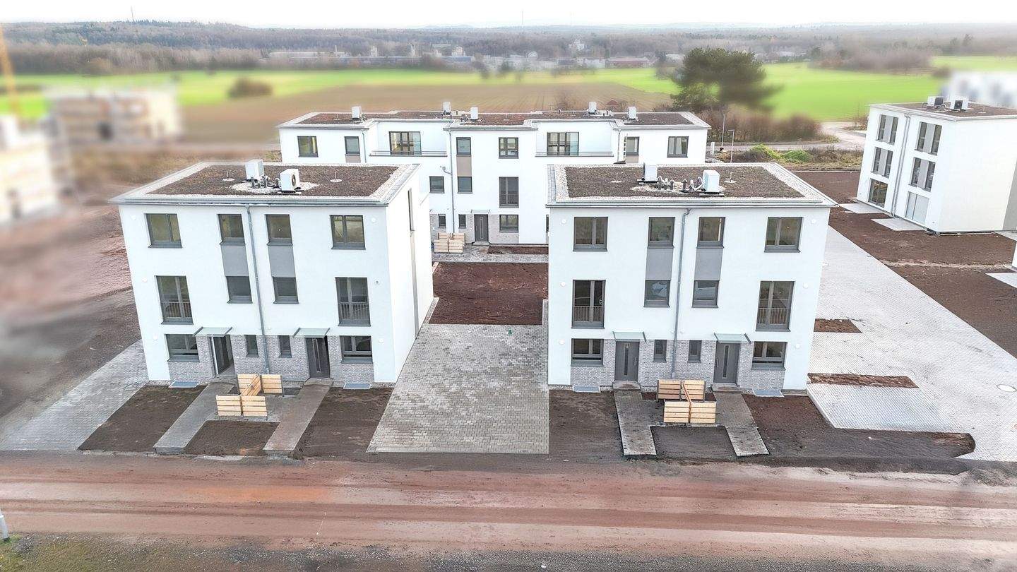 Thumbnail-Ihr Traum vom Eigenheim: Moderne DHH inkl. Stellplätze und eigenem Garten