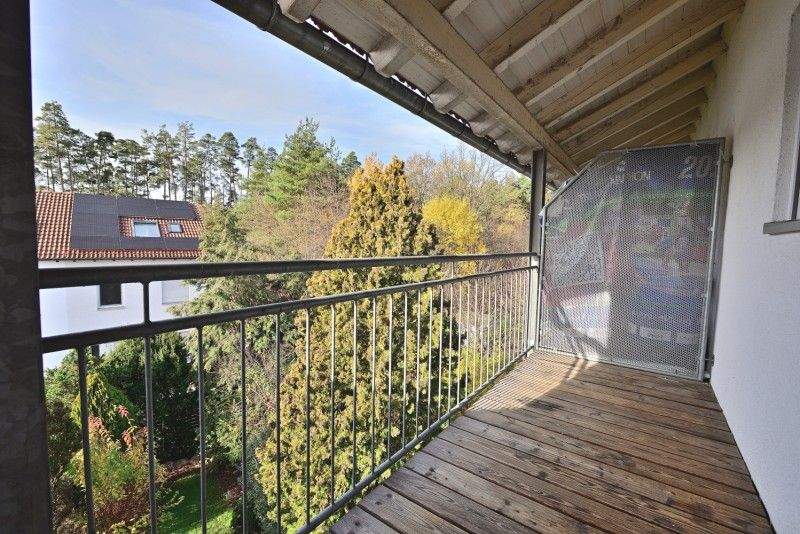 Thumbnail-Große 1 Zimmer Wohnung mit Balkon und geräumigen Bad sowie Stellplatz