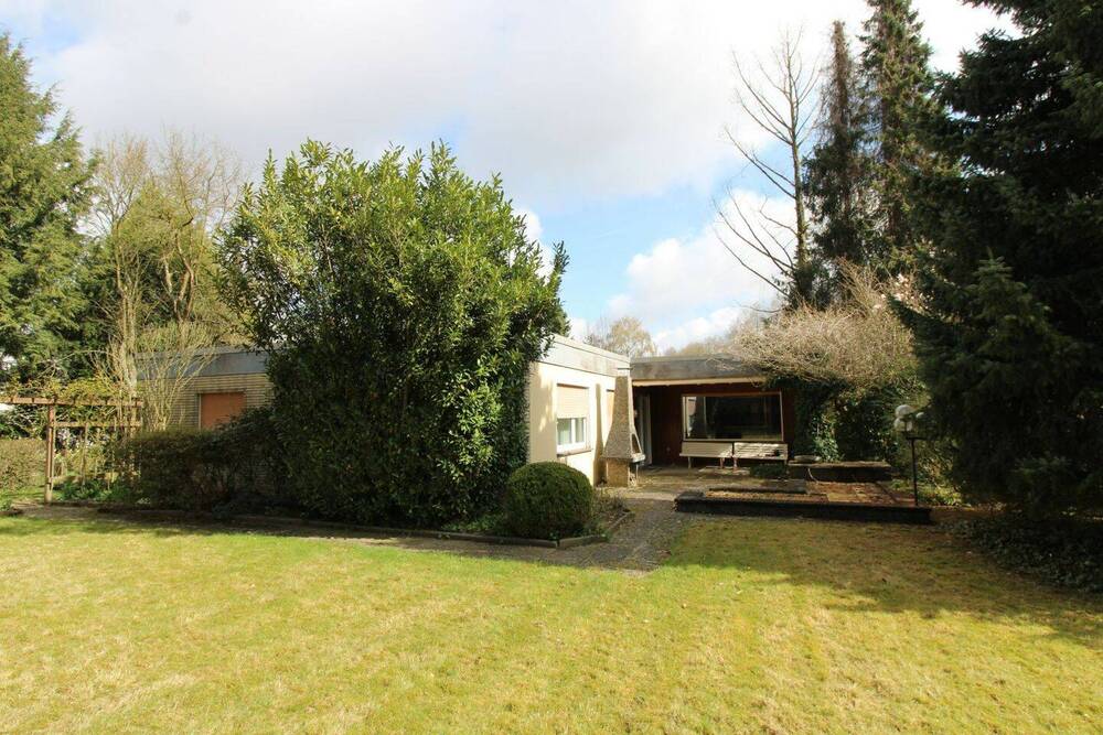 Thumbnail-Rarität auf großem Grundstück: Bungalow mit Garagen nahe der Uni