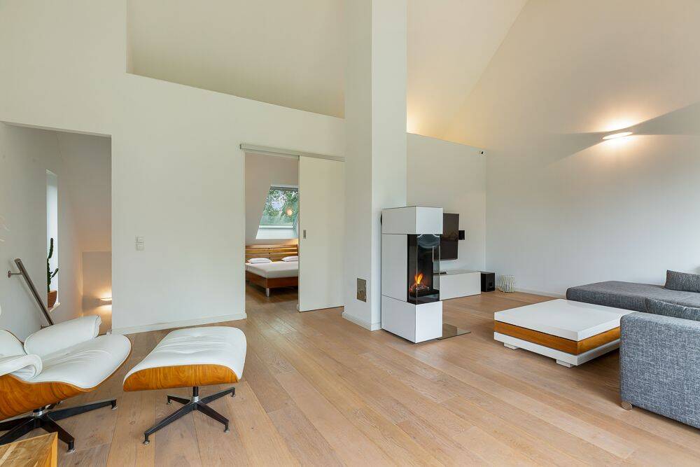 Geräumiges Wohnzimmer