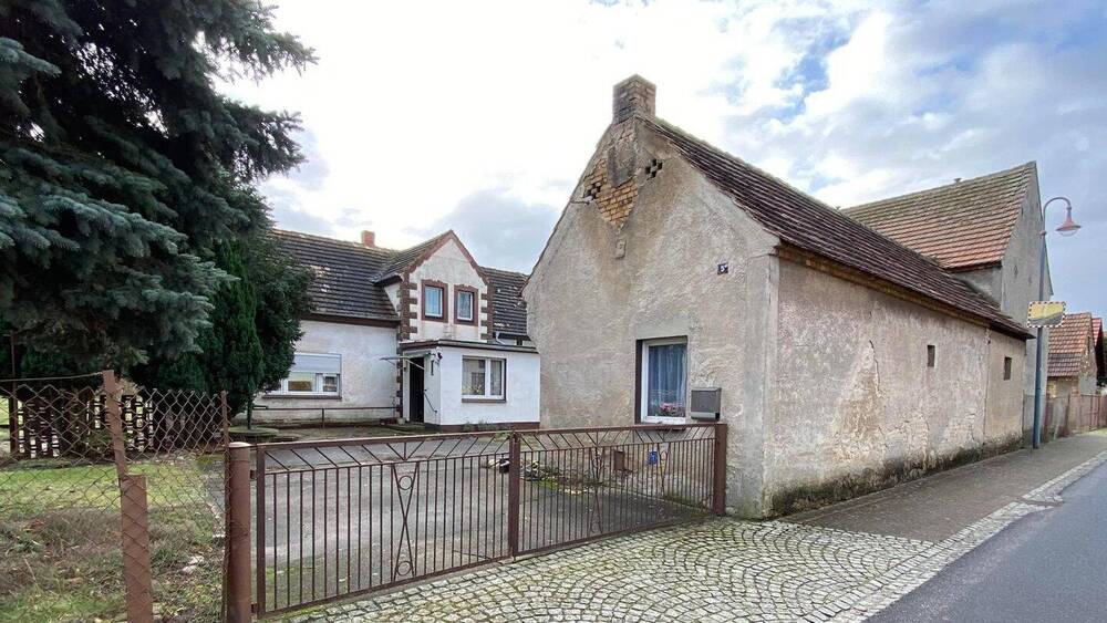 Thumbnail-Sanierungsbedürftiges EFH mit großem Gru