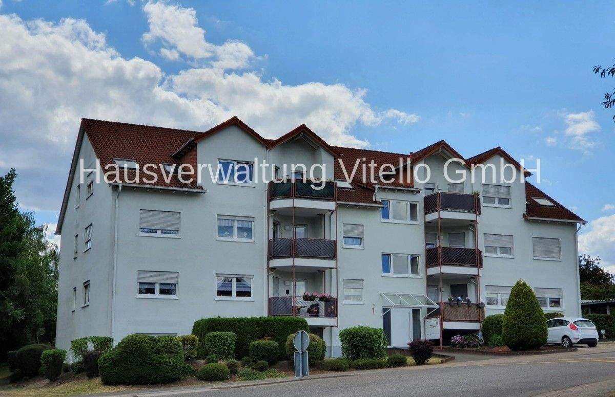 Thumbnail-Geräumige Dachgeschosswohnung