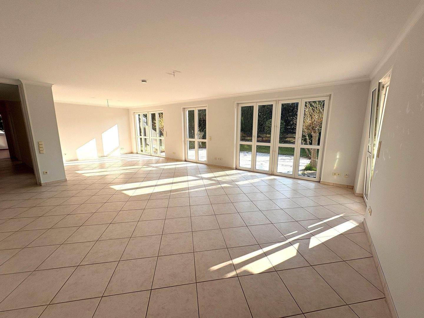 Thumbnail-Exklusives Wohnen im Grünen! Sehr schöne 4 Zi. Erdgeschosswohnung mit traumhaften Garten und großzügigen Grundriss im - Stadtteil Gaismannshof