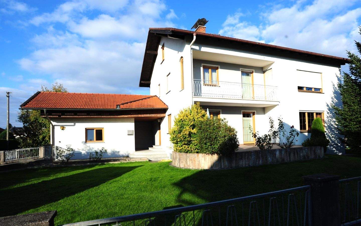 Thumbnail-Gepflegtes 2-GenerationenHaus mit 806 m² Grundstück