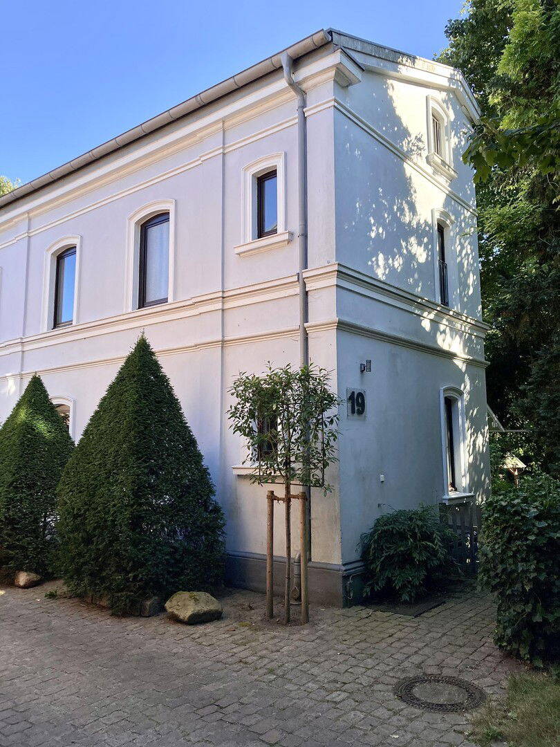 Eingangsseite der Haushälfte