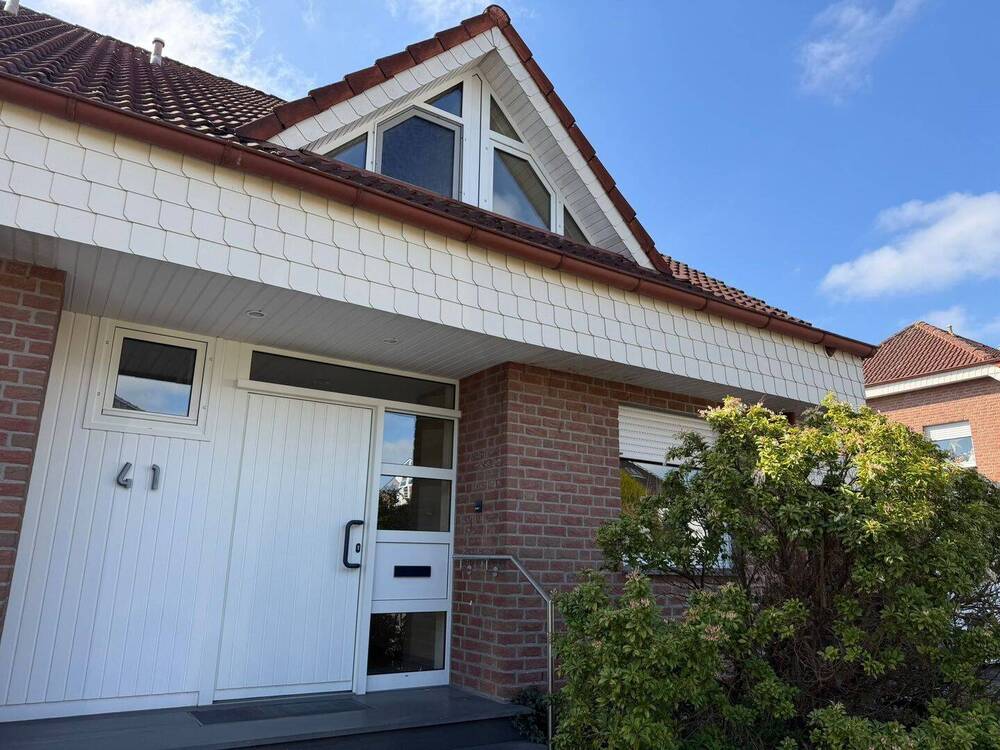 Thumbnail-Charmante Doppelhaushälfte mit Garten und Carport in zentraler und ruhiger Lage