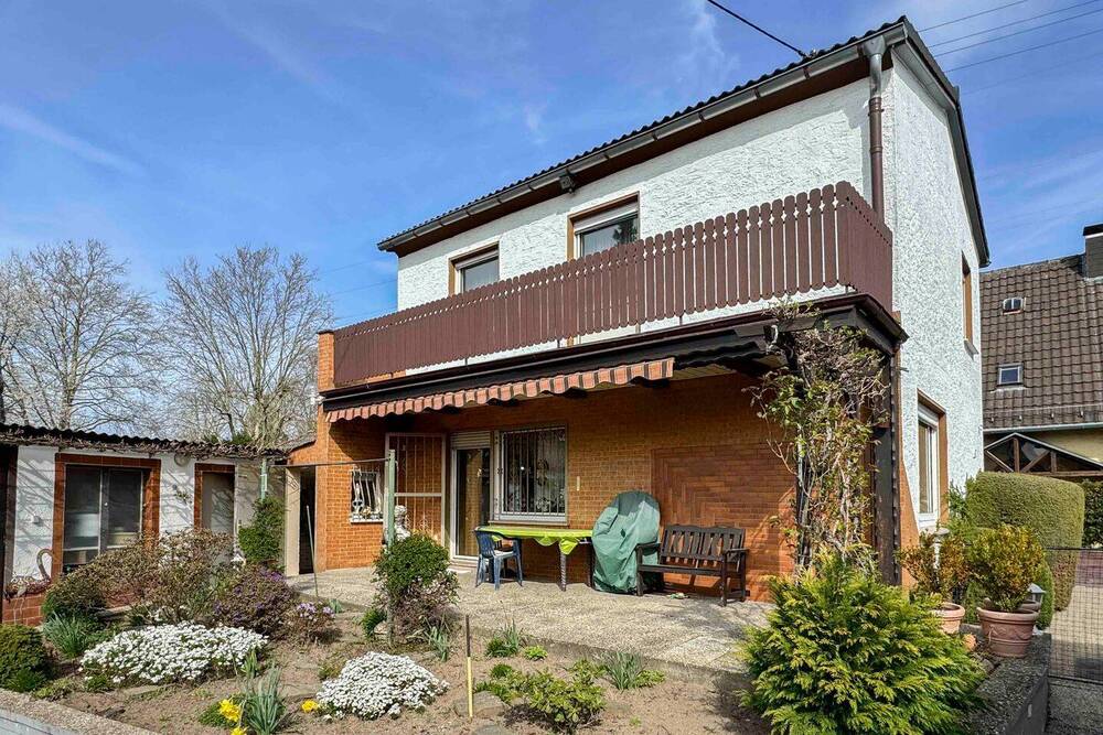 Thumbnail-Erbbaurecht: Sanierungsbedürftiges EFH mit großem Garten, Garage und Carport in St. Augustin