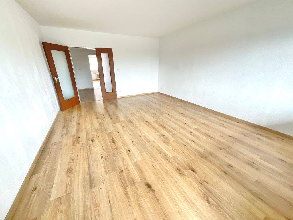 Thumbnail-Große 3 Zimmerwohnung mit Balkon und 1 Monat mietfrei