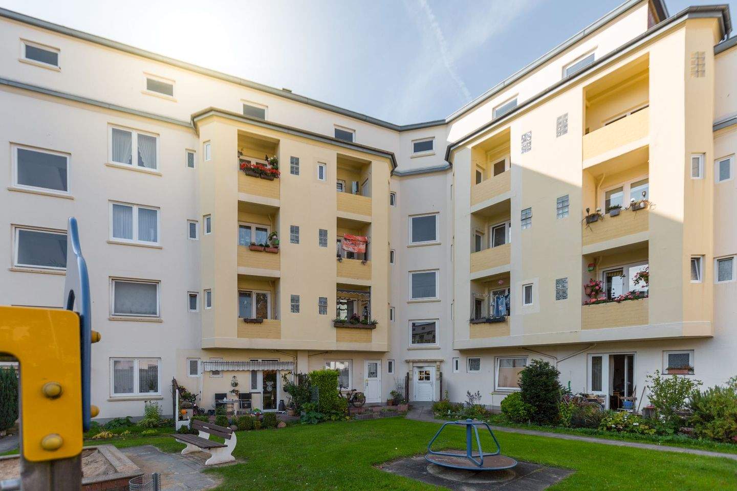 Thumbnail-Renovierte 3-Zimmer-Wohnung mit Balkon in Bremerhaven-Lehe!