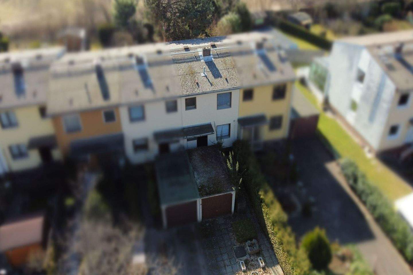 Thumbnail-Charmantes Reihenmittelhaus mit Keller, Garage und Garten in ruhiger Sackgasse von MariendorfBritz