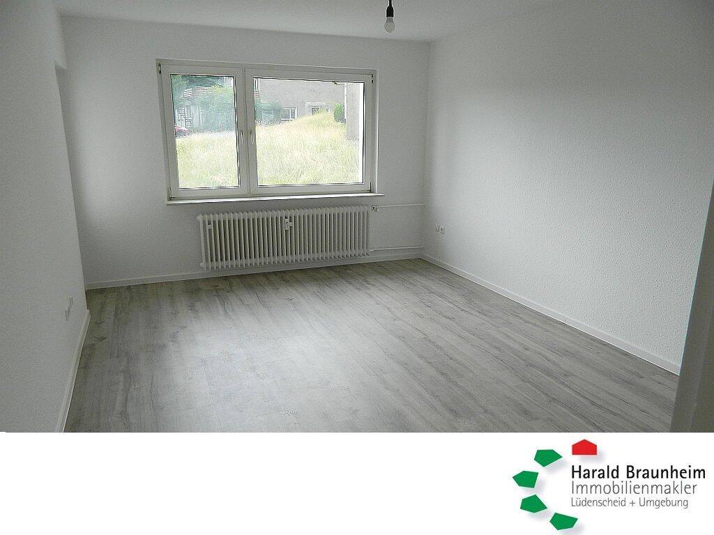 Thumbnail-Renovierte Wohnung in gepflegtem Haus mit saniertem Badezimmer und Balkon, ca.76m² im Eichholz.