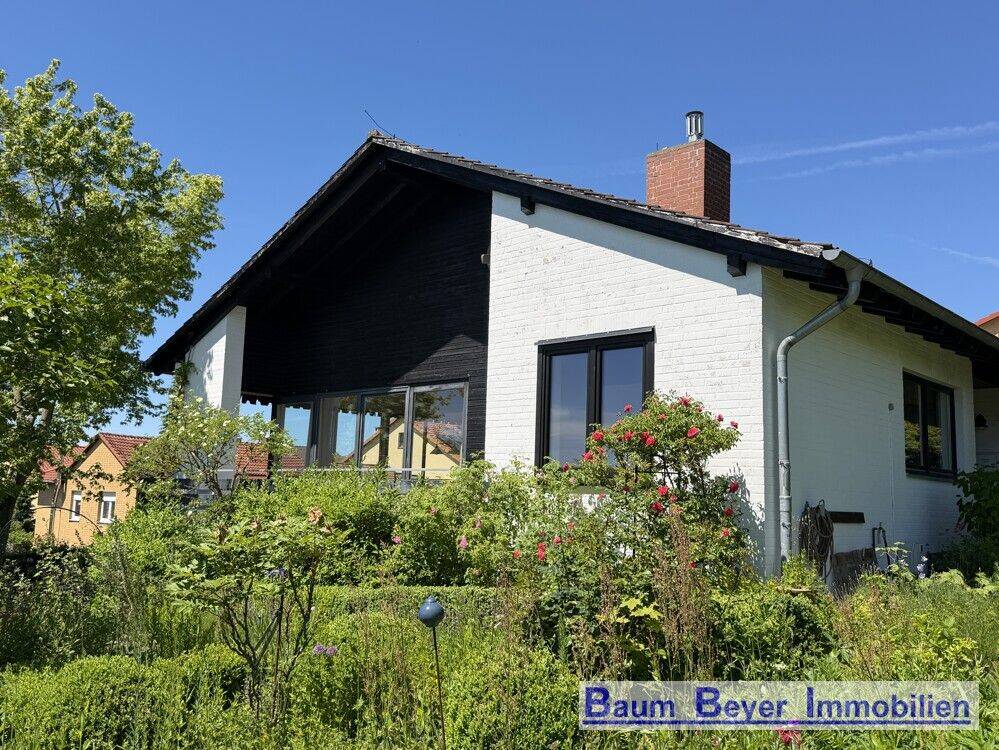 Thumbnail-Sonniges und großzügiges Einfamilienhaus mit traumhaftem Fernblick in Göttingen-Roringen