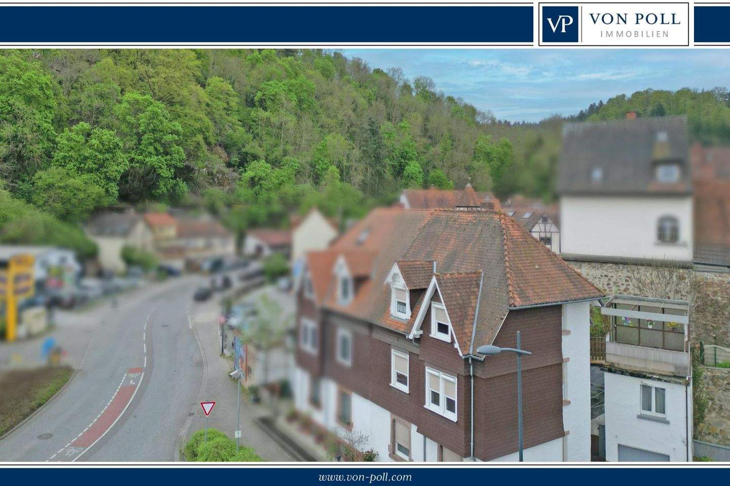 Thumbnail-Angebotsverfahren! 2 FH mit viel Potenzial und malerischem Blick auf die Burg Windeck