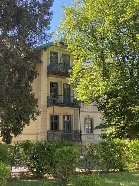 Thumbnail-Hübsche 2-Zimmer-DG-Wohnung mit Balkon und Kfz-Außenstellplatz in Bad Reichenhall.