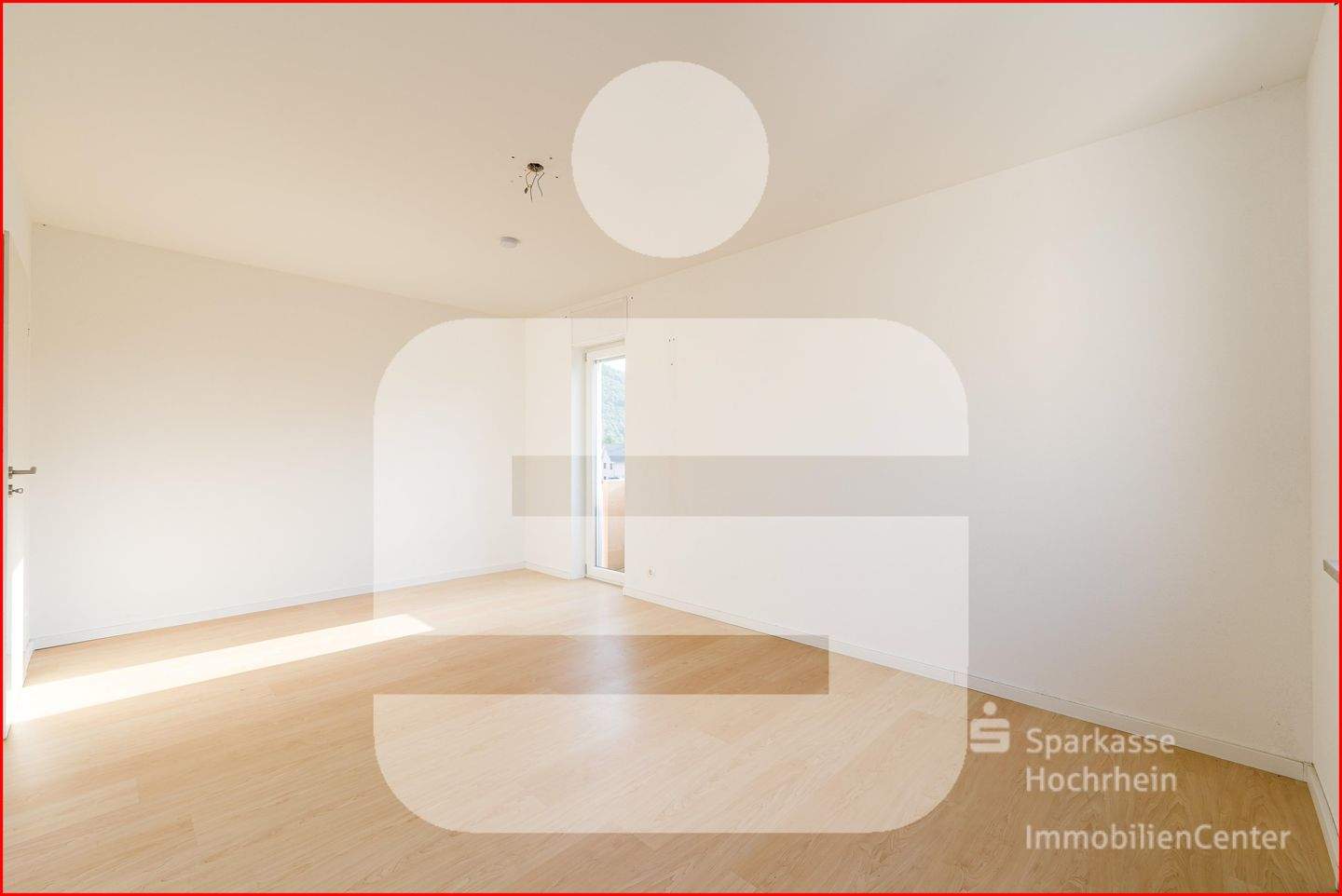 Thumbnail-Modernisierte Eigentumswohnung mit Traum-Aussicht über die Dächer von Wehr, 3.OG ohne Lift