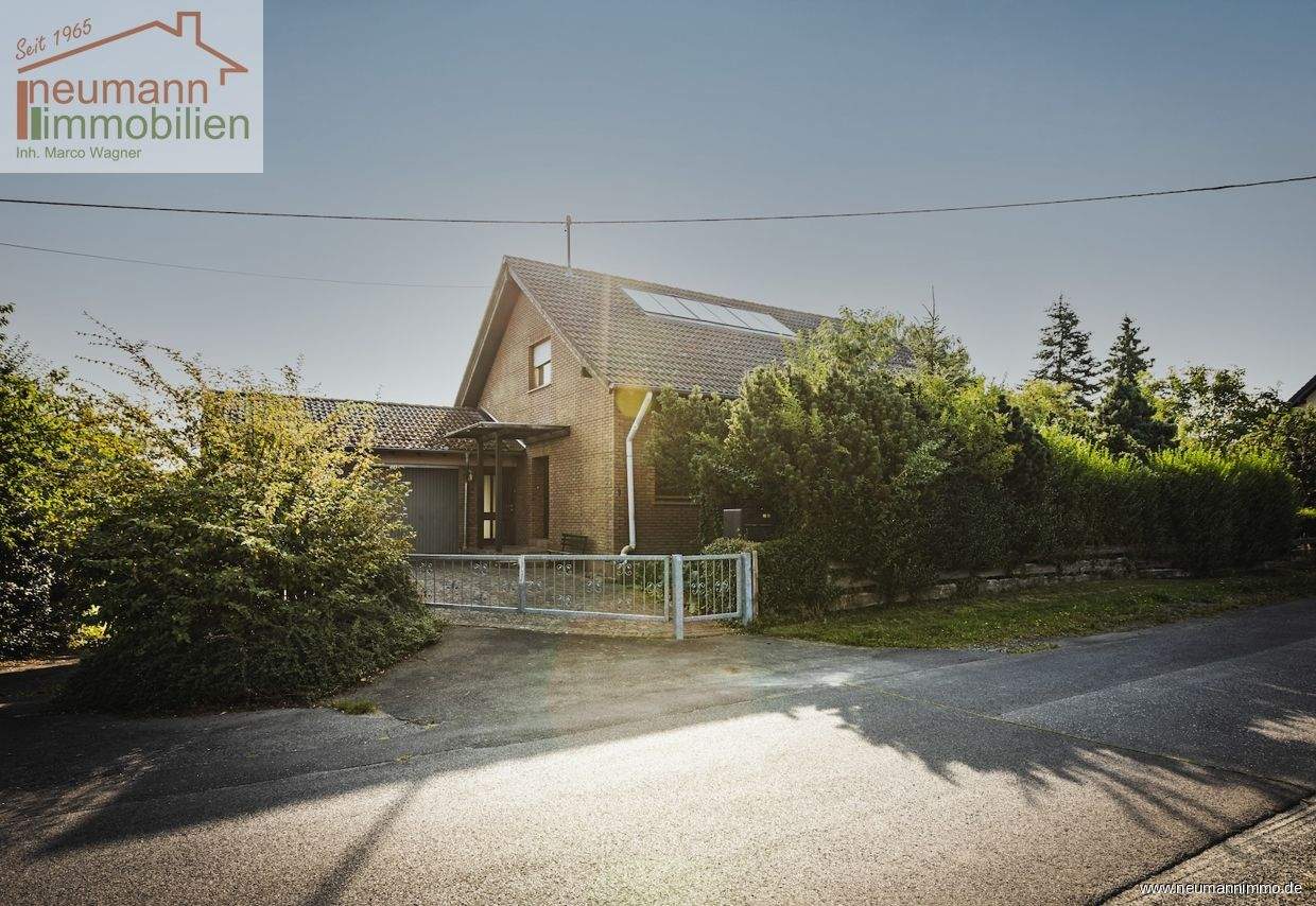 Thumbnail-Familienidylle am Ortsrand - Haus mit Einliegerwohnung und Ausbaupotenzial mit Traumhaftem Ausblick