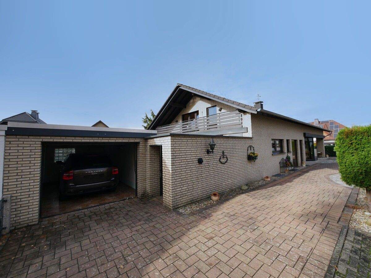 Thumbnail-Charmante Doppelhaushälfte mit Wintergarten, Kamin und sonnigem Garten in Hövelhof