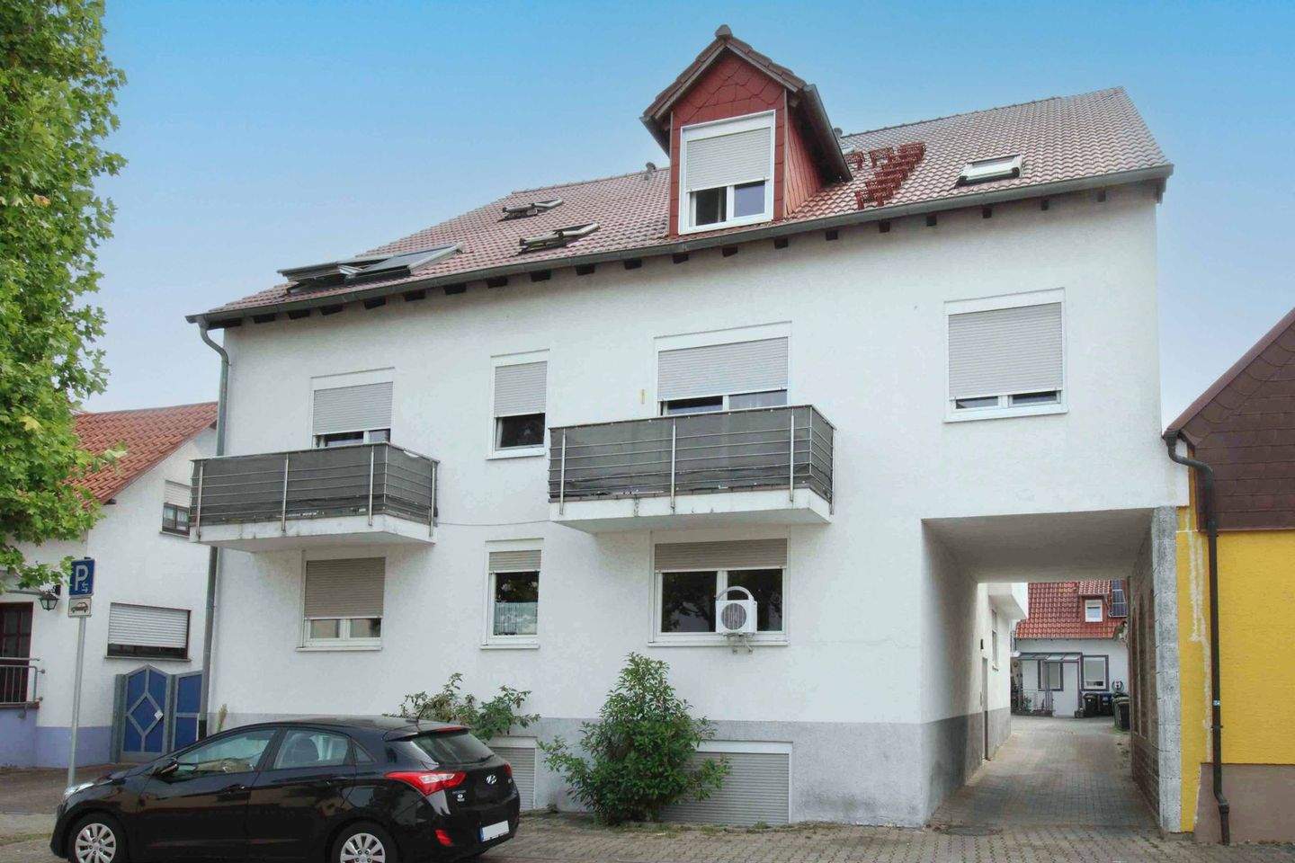 Thumbnail-Modernes Wohnen auf zwei Ebenen: 2 Zimmer + 2 ausgebaute Räume (Gesamtfläche ca.116m²)