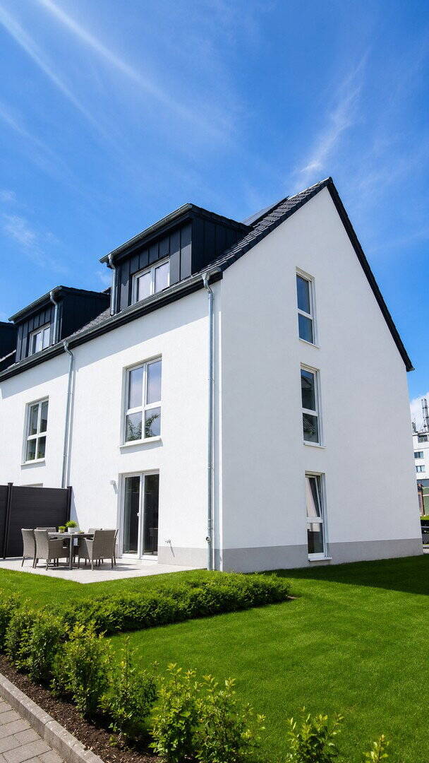 Thumbnail-Neubau-Reihenendhaus mit Terrasse 140 m² Familienhaus mit sehr niedrigen Energiekosten (EH-40 + PV)