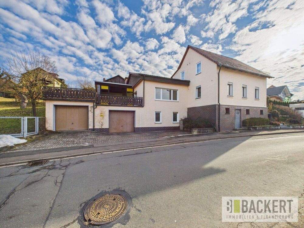 Thumbnail-Wohnen, Arbeiten, Hobby. Hier ist vieles möglich. Geräumiges Wohnhaus sucht Liebhaber!