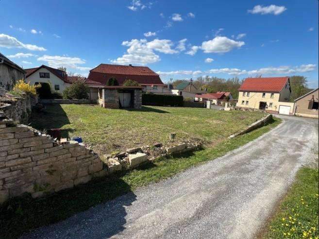 Thumbnail-Das Einfamilienhaus mit dem schönen Satteldach in Greußen OT Großenehrich - Freundlich und gemütlich