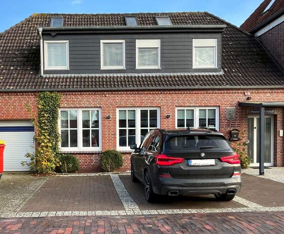 Thumbnail-Möbliertes Haus mit 8 Schlafzimmern, 8 Bädern und vieles mehr in zentraler Lage!