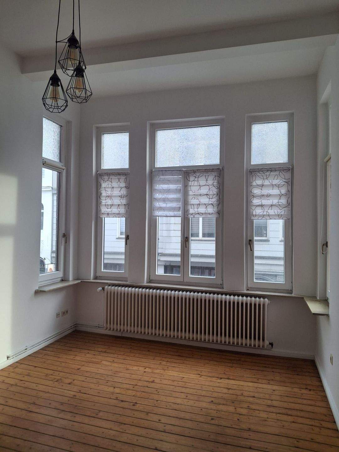 Thumbnail-3 Zimmerwohnung mit EBK in der Bürger im 1.OG zu vermieten