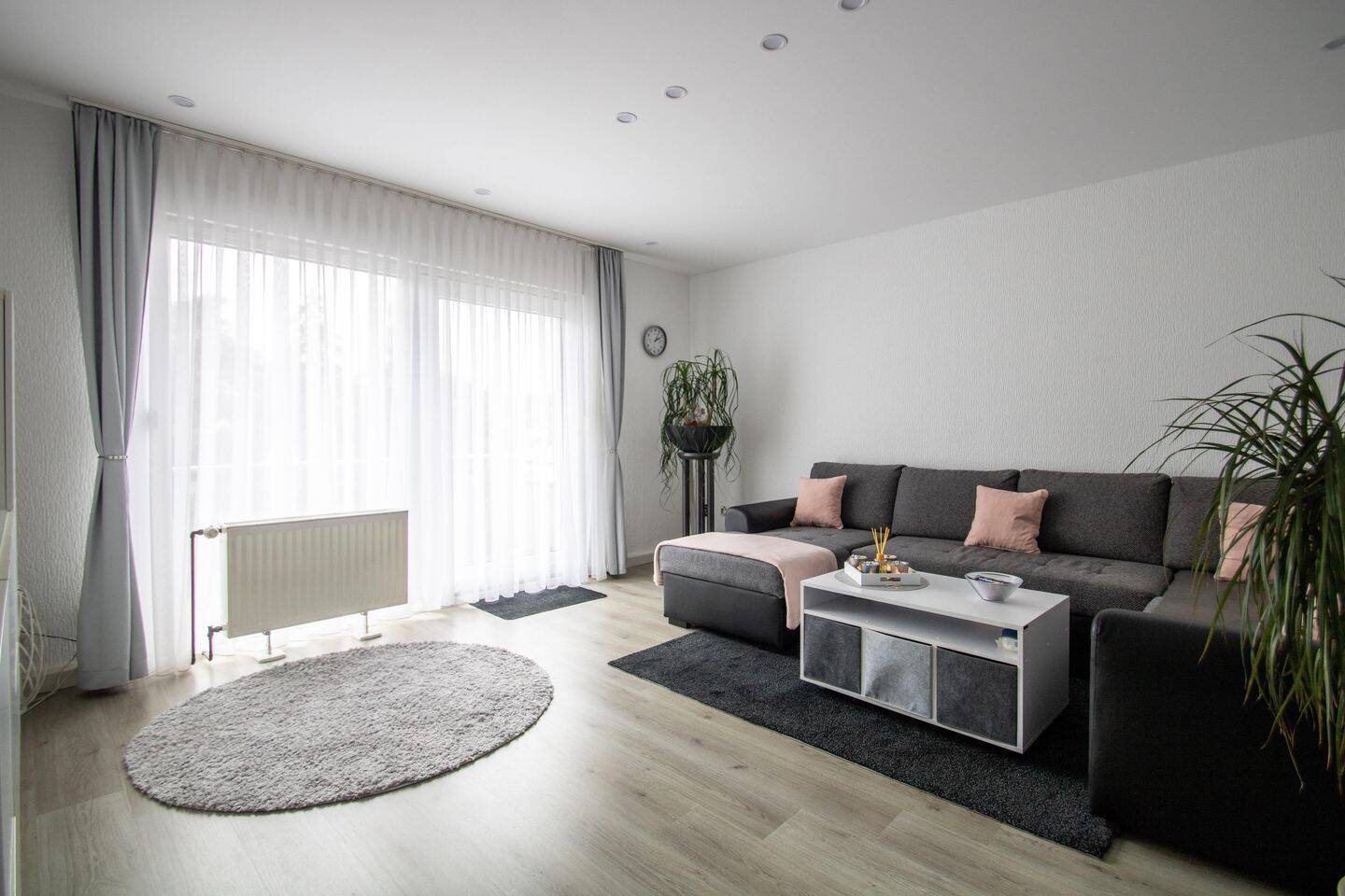 Thumbnail-Modernisiert & vollvermietet - Mehrfamilienhaus mit Stellplätzen und Mietsteigerungspotenzial in KR-Cracau