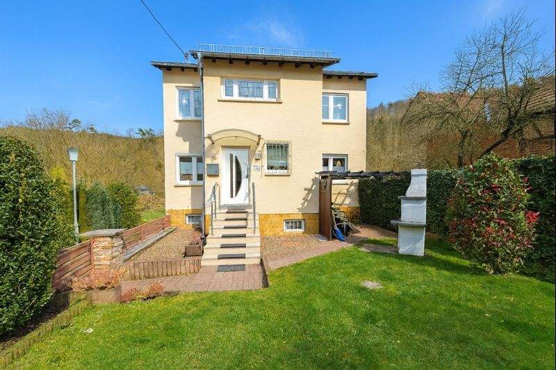 Thumbnail-Ruhig gelegenes Einfamilienhaus mit Panorama-Dachterrasse