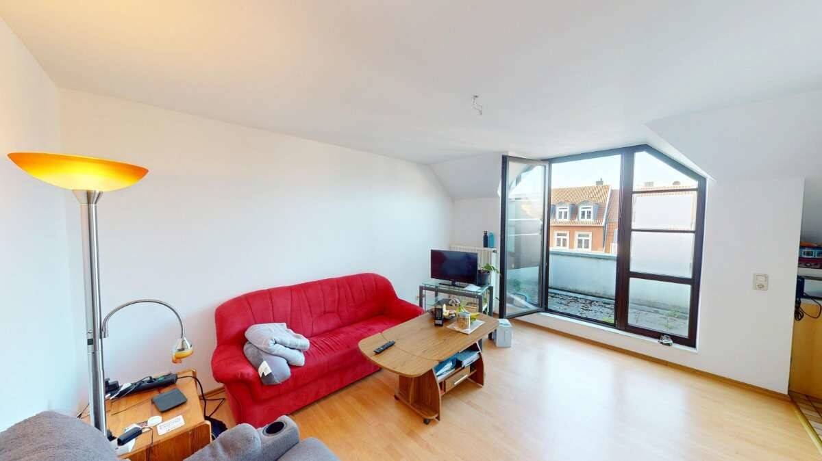 Thumbnail-Grundsolide, langfristig vermietete 2-Zimmer-Eigentumswohnung mit Stellplatz, Loggia + Einbauküche