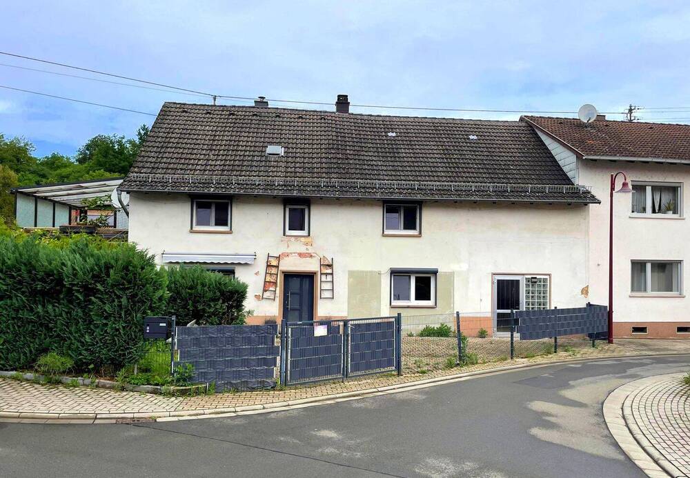 Thumbnail-Nanzdietschweiler - Ehemaliges Bauernhaus mit Garage in ruhiger Lage