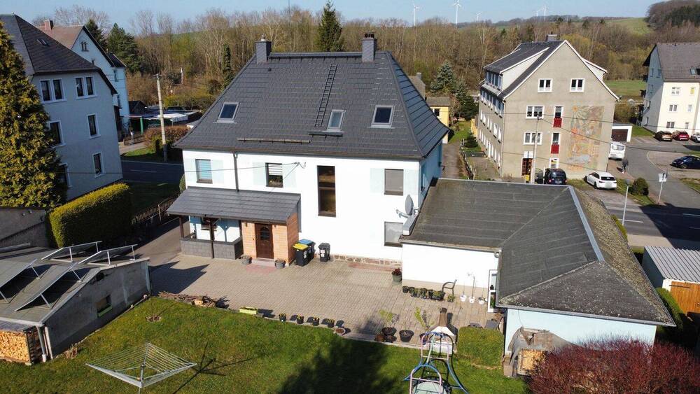 Thumbnail-Großzügiges Wohnhaus mit Ausbaureserve, Nebengebäude und großem Grundstück