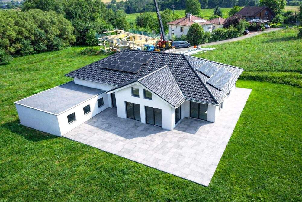 Thumbnail-Ebenerdig. Naturnah. Energieeffizient. Exklusiver Neubau-Bungalow kurz vor Fertigstellung!