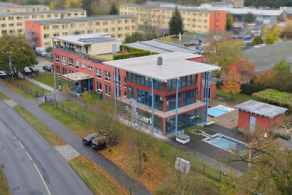 Thumbnail-Vielseitiges Wohn- und Geschäftshaus mit großem Nutzungspotenzial in Hennigsdorf