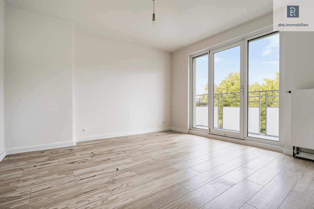 Thumbnail-Köln-Nippes: Frisch renovierte, helle 2 Zimmer Dachgeschosswohnung mit zwei Balkonen