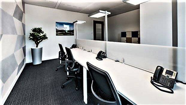 Thumbnail-Privater Coworking-Desk mit Panoramablick im Berliner Regierungsviertel